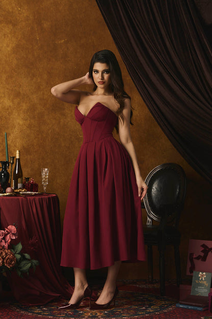 Vestido midi con corsé sin tirantes de Marina 