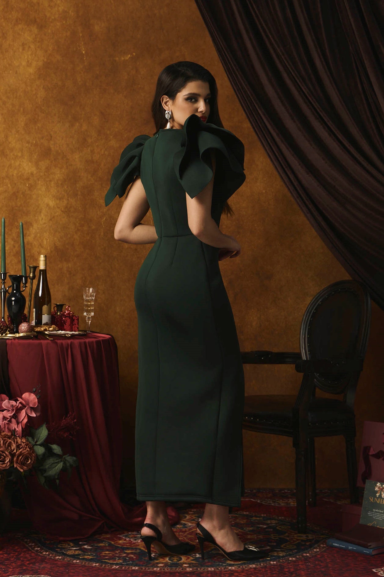 Vestido largo con abertura y mangas con volantes Ethel 