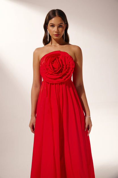 Vestido largo sin tirantes con flores de Frederica 