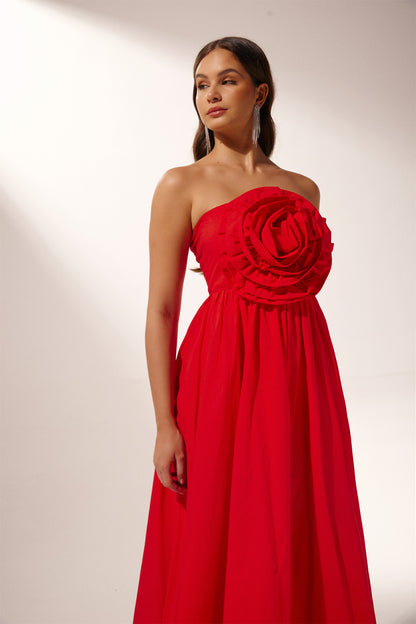 Vestido largo sin tirantes con flores de Frederica 