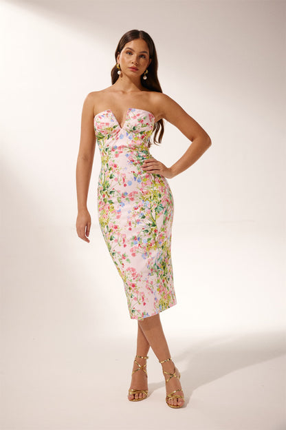 Vestido midi sin tirantes con estampado floral de Karen 