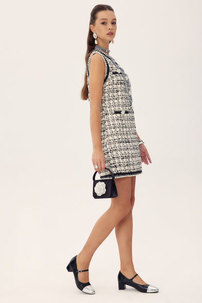 Minivestido de tweed con ribete en contraste y diamantes de Aldine 
