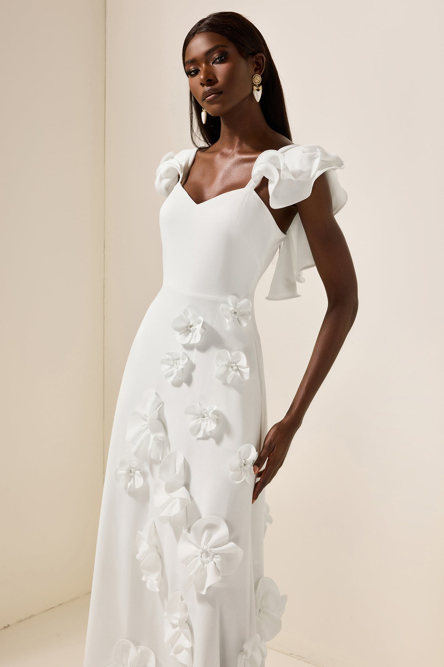 Vestido largo sin mangas con volantes y flores 3D 