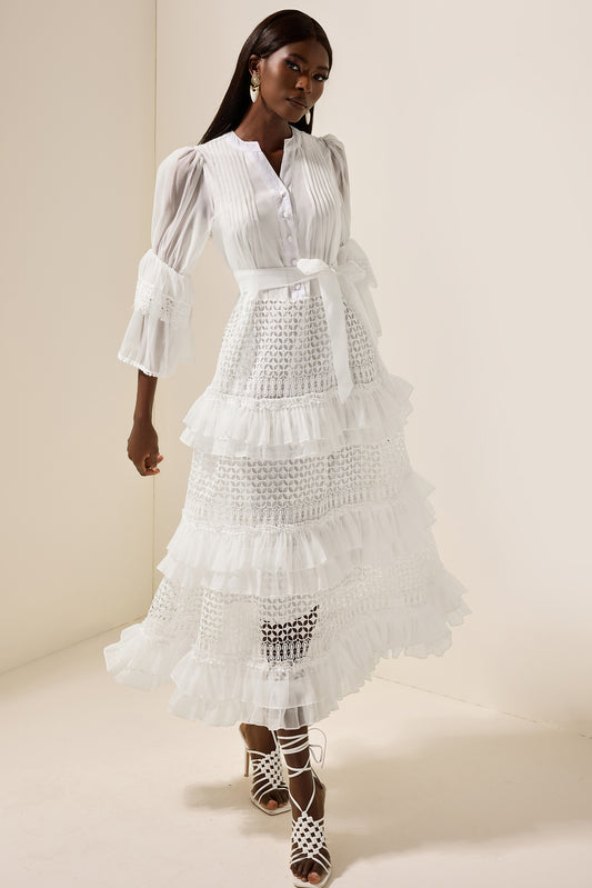 Vestido midi de encaje con volantes y mangas acampanadas 