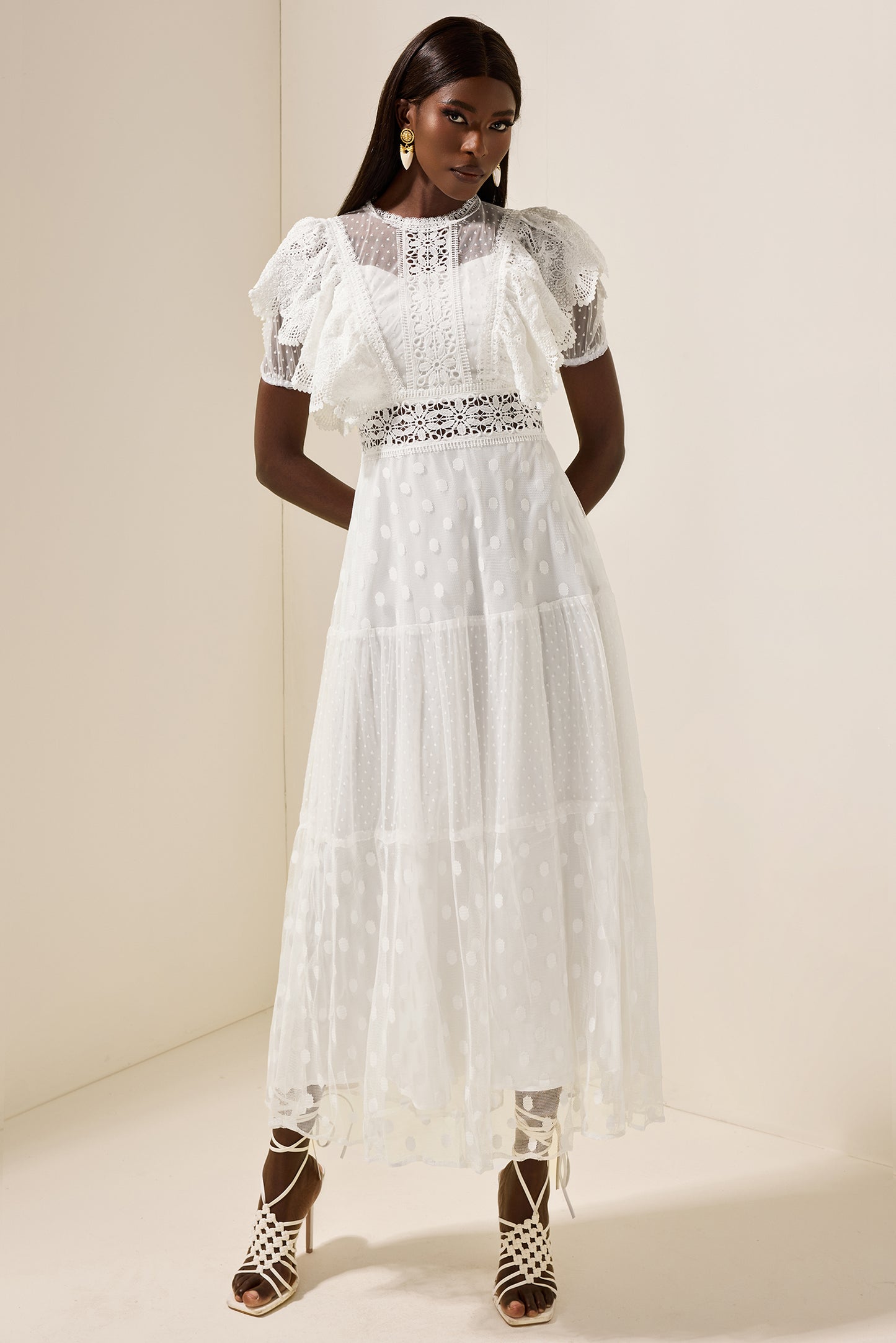 Vestido midi con volantes de encaje de malla 