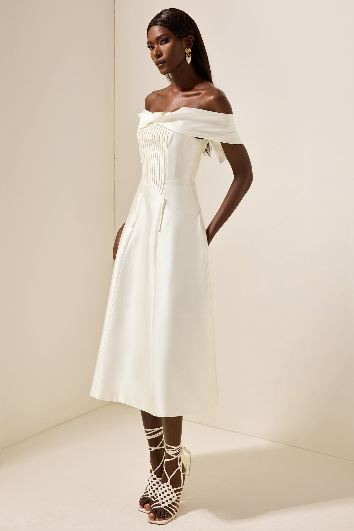 Knotted Pleat Solid Midi Dress