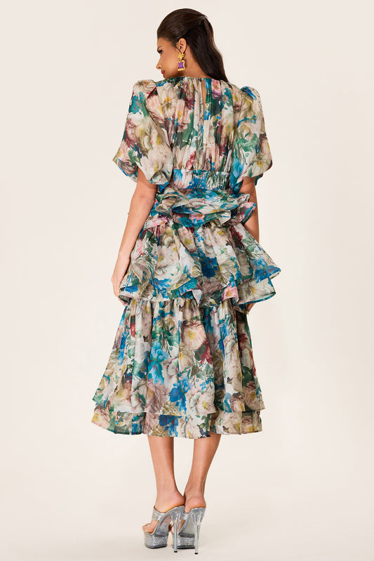 Vestido midi escalonado con mangas abullonadas y estampado floral 