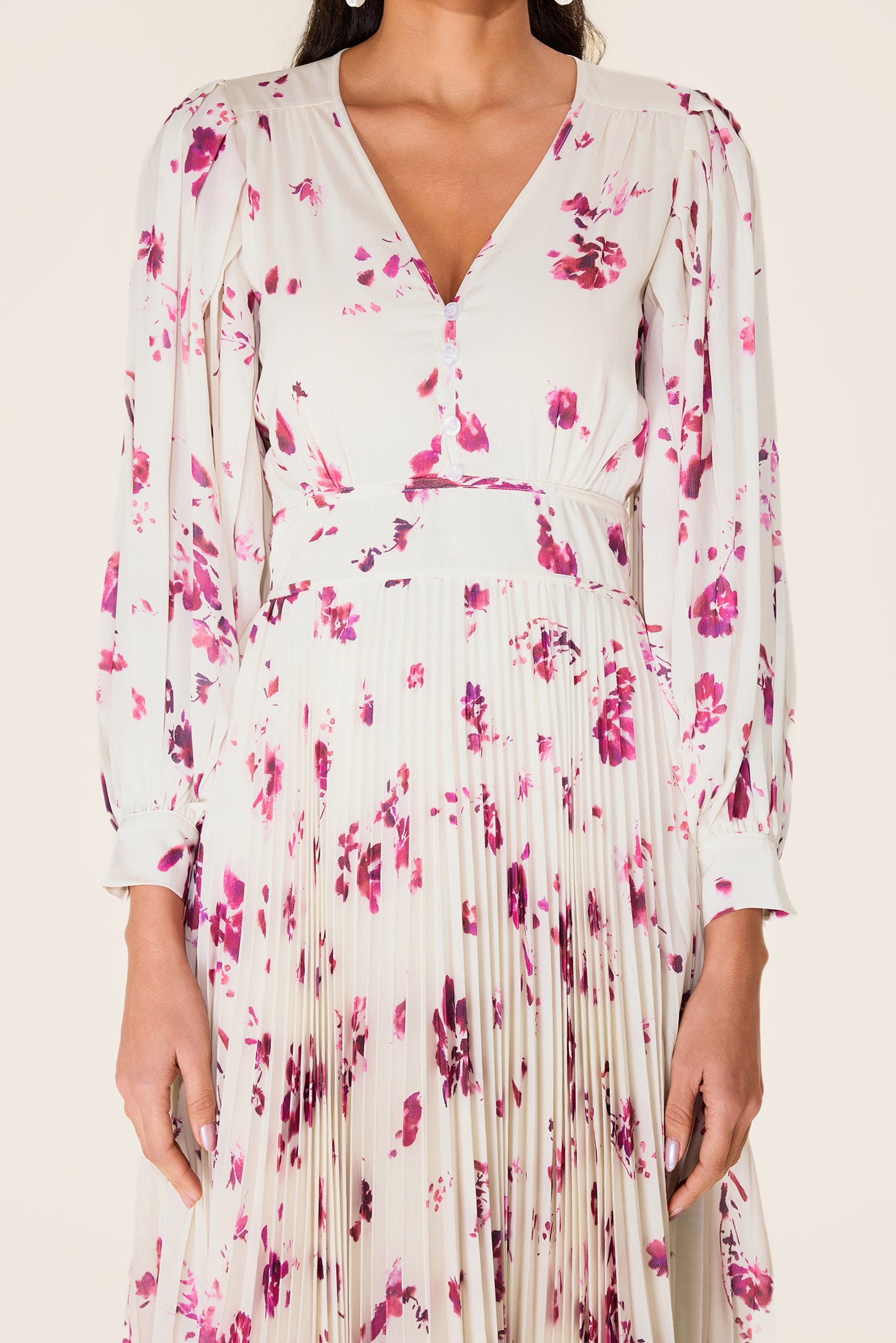 Vestido midi de gasa con cuello en V y estampado floral 