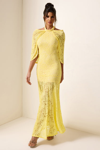 Vestido largo con cuello halter y capa bordada 