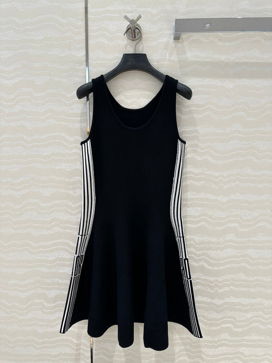 CD U-neck Large A-line Skirt Black Viscose Polyamide