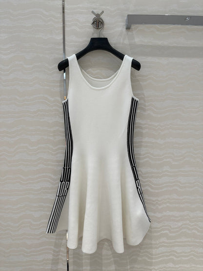 CD U-neck Large A-line Skirt White Viscose Polyamide