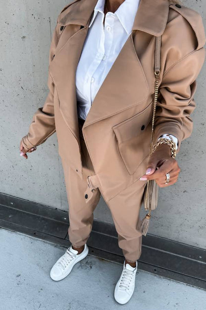 Chaqueta corta de cuero estilo británico con bolsillo de solapa
