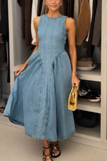 Vestido midi clásico y elegante de mezclilla con espalda abierta, fruncido y cintura elástica