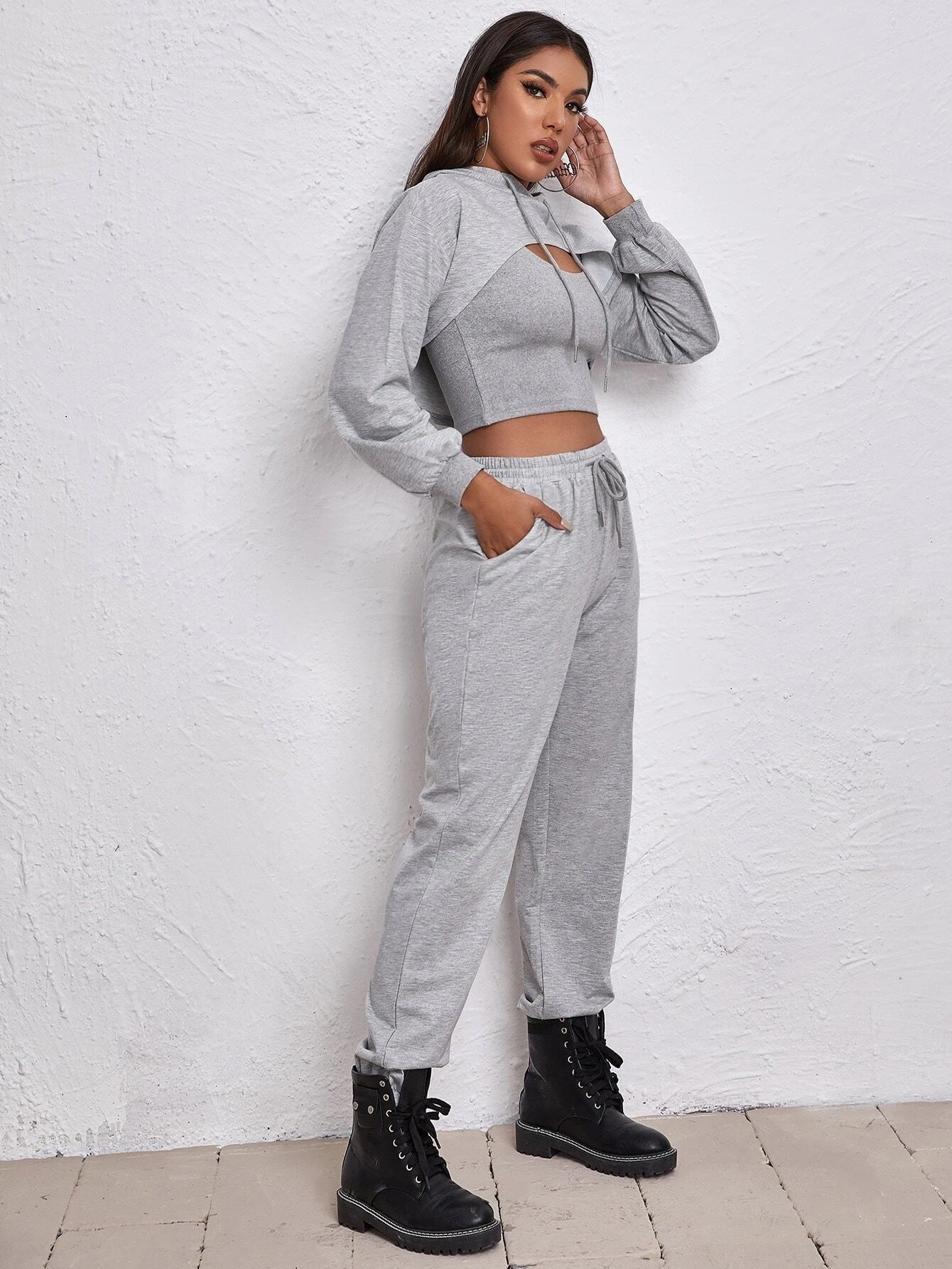 Ropa de mujer Otoño Invierno Deportes Sudadera con capucha con cordón Vestido suelto de vendaje Chaleco corto con tirantes Suéter Traje de dos piezas