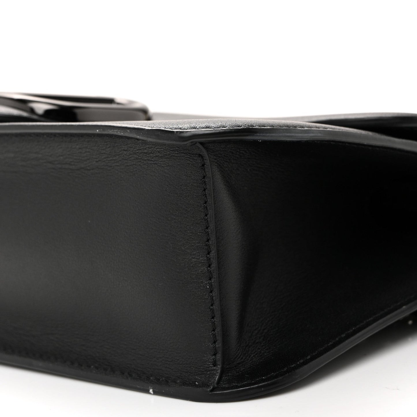 Calfskin Monochrome Vlogo Loco Shoulder Bag Black
