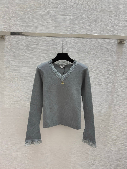 CC 26 Long-sleeved Top With Lace Neckline and Cuffs Wool 652456