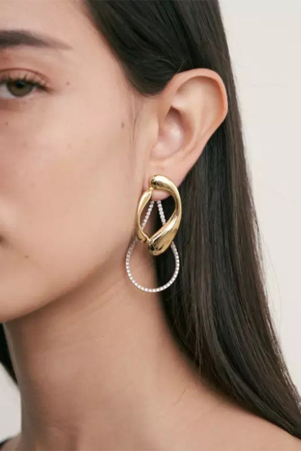 Pendientes de circonita con personalidad irregular y sencillos