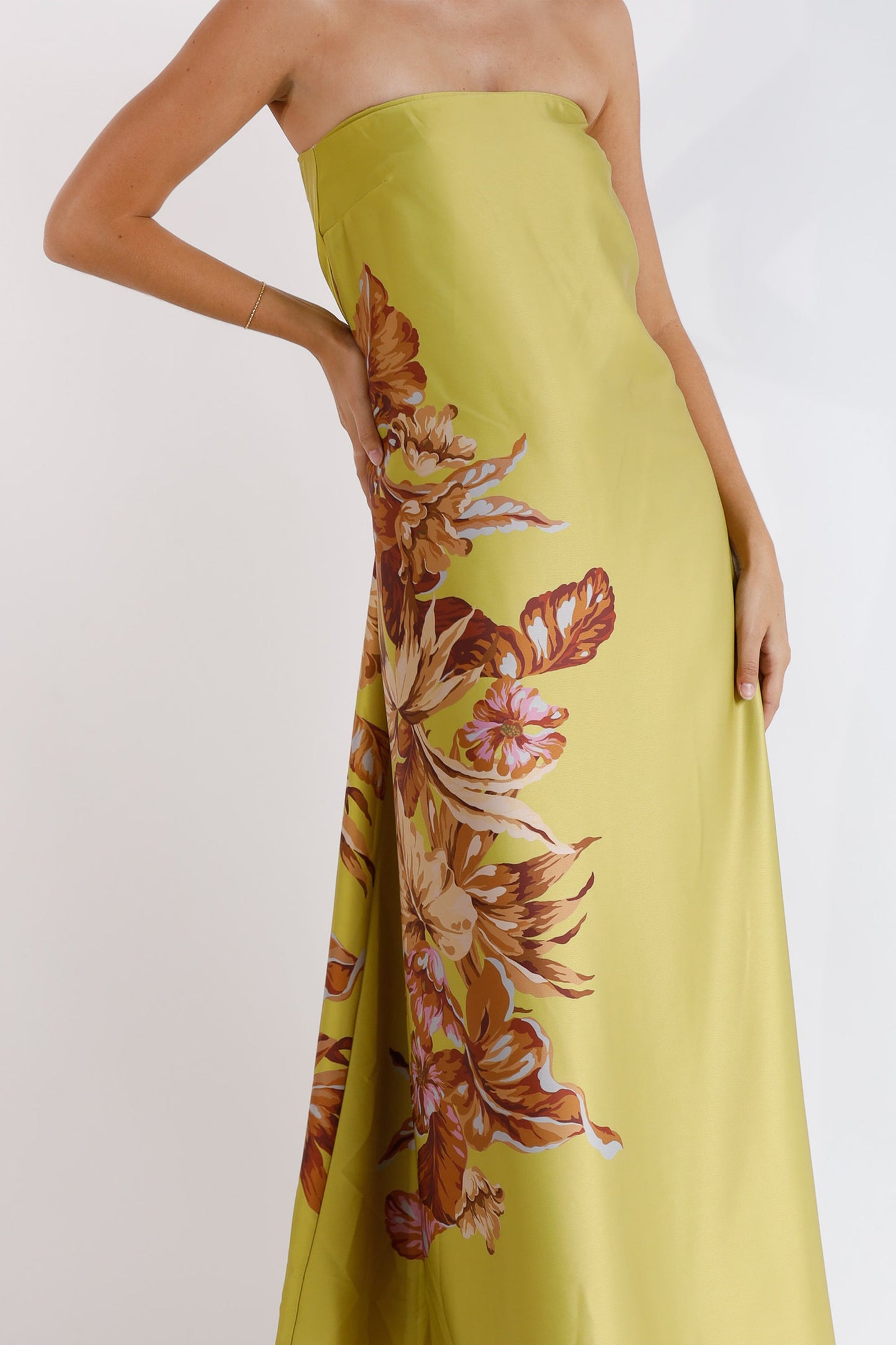 Vestido largo sin tirantes con estampado floral Xenia 