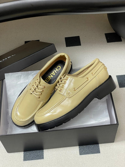 CC 26 Lace-Up Loafer Beige Sheepskin 594247
