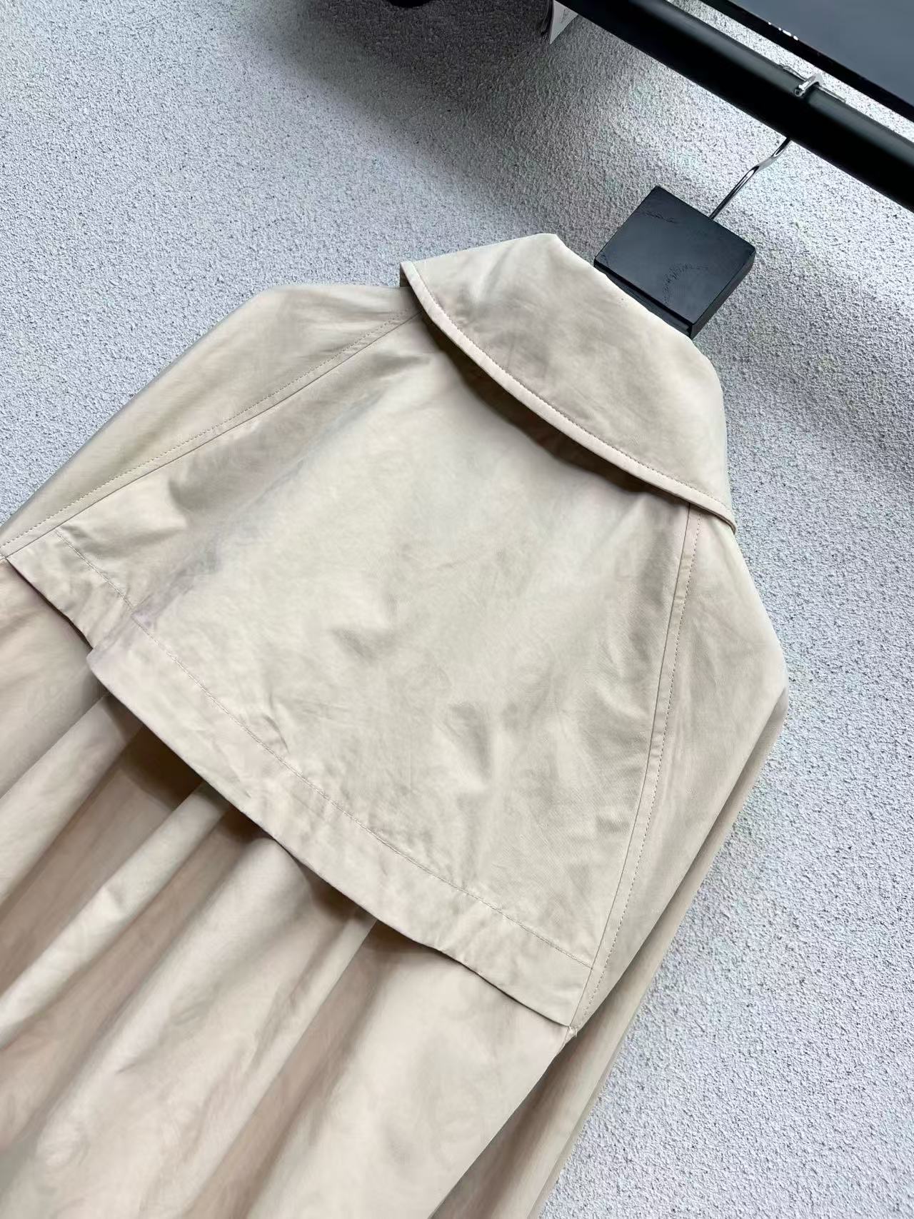 CC 25B Trench Coat Beige Cotton