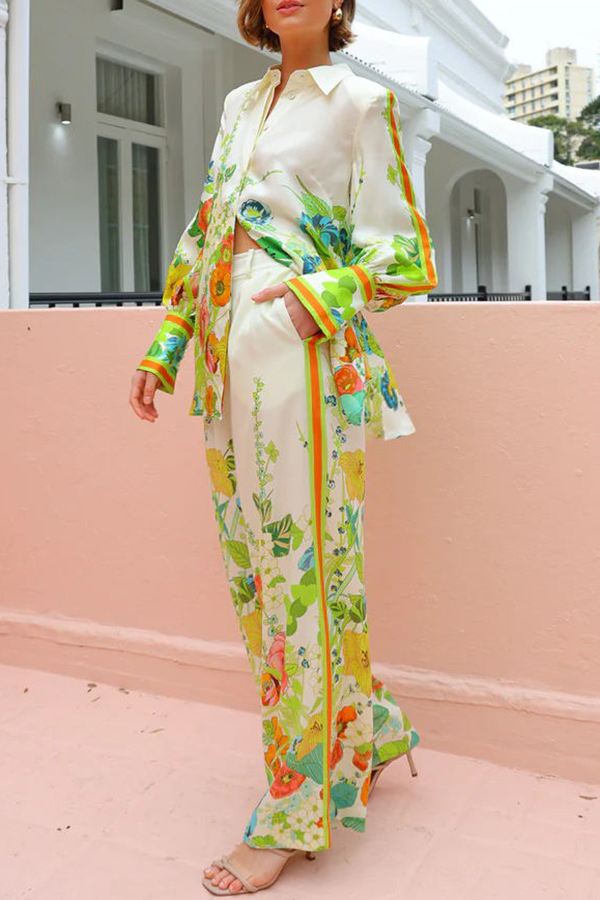 Pantalones anchos con bolsillos y cintura elástica en la espalda con estampado floral de satén