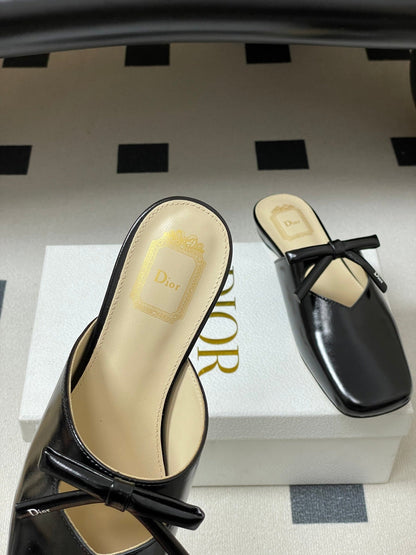 CD 26 Flat Mule Black Patent Cowhide 593599