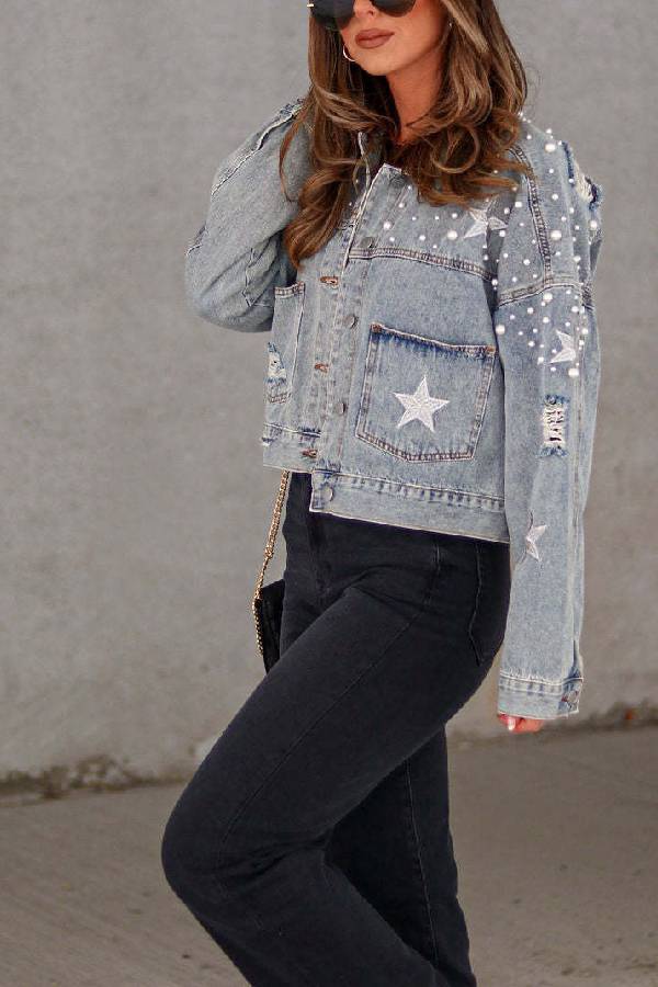 Chaqueta vaquera con detalle de cuentas