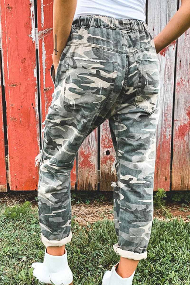 Pantalones de camuflaje con cintura ajustable y agujeros