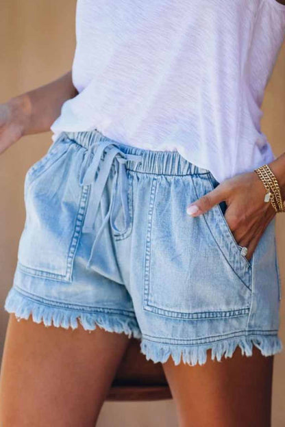 Shorts vaqueros finos con flecos y cordones