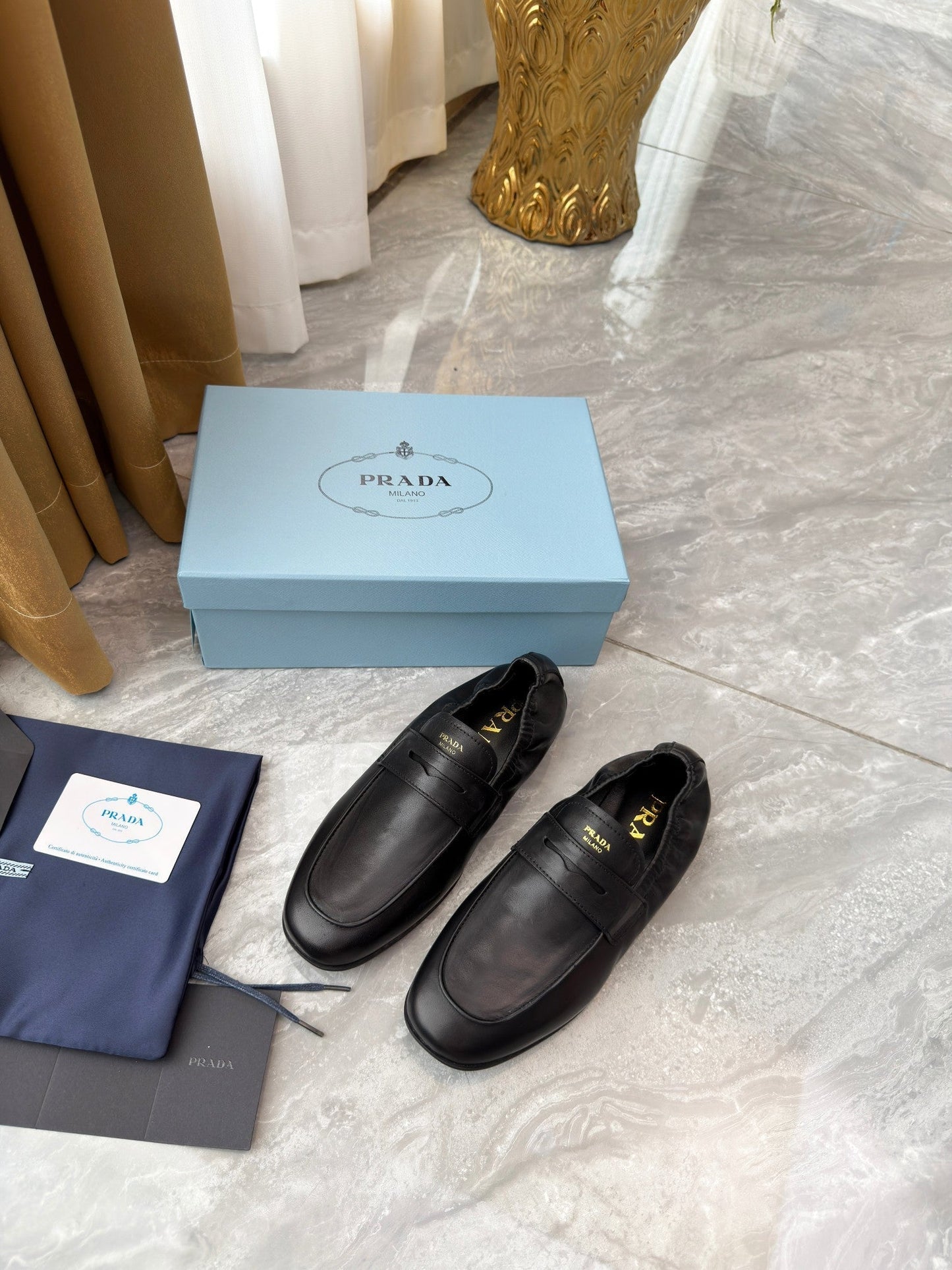 Prada 25SS Casual Elastic Loafers Black Distressed Calfskin 564183