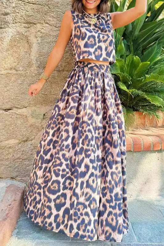 Traje casual de dos piezas con estampado de leopardo