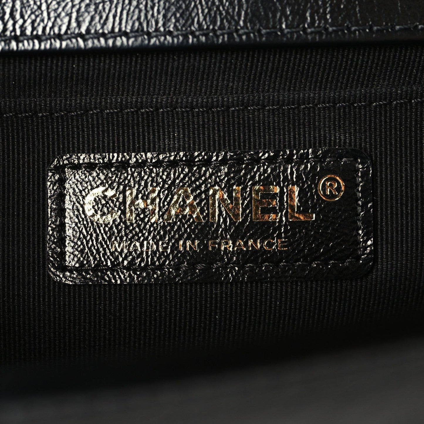 Metallic Glazed Calfskin Medium Boy Flap Black Gold