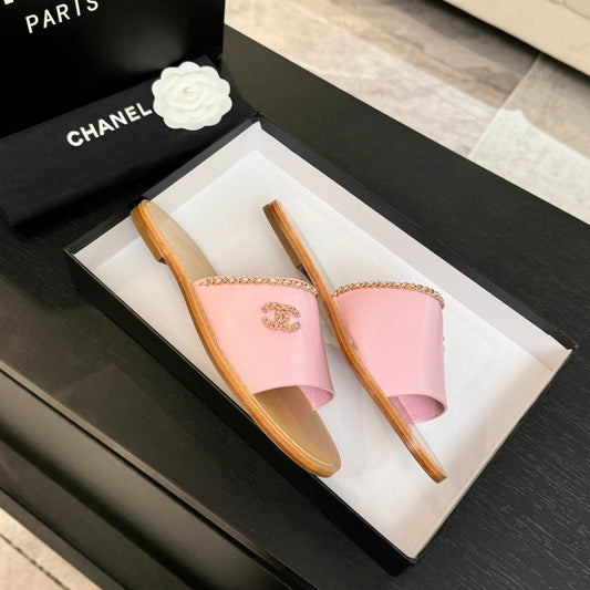 CC 26C Double C Chain Cross Pink Beige Sheepskin