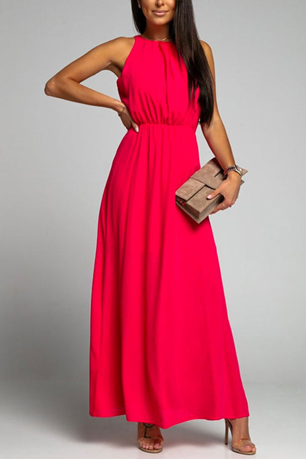 Vestido de cuello redondo, sin mangas, con cintura y abertura lateral