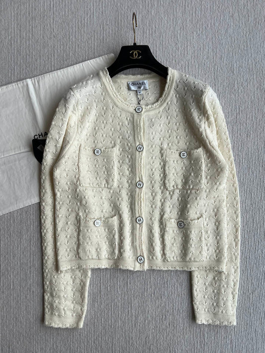Chanel 25P Cardigan Beige Cashmere 220196