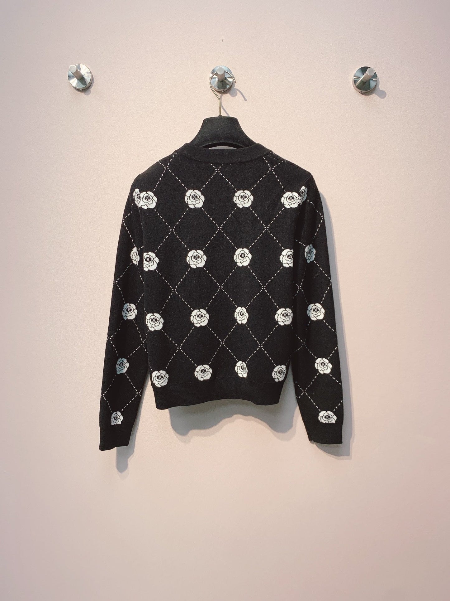 CC 25 Cardigan Black With Flowers Wool 293386