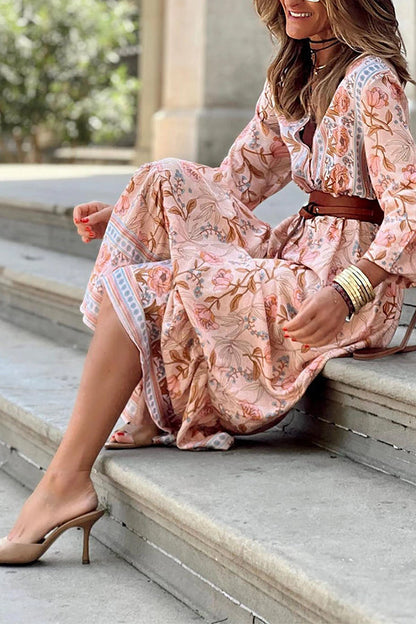 Vestido largo rosa sexy bohemio con flores, cuello en V y volantes 