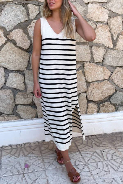 Vestido de punto fluido de líneas finas 