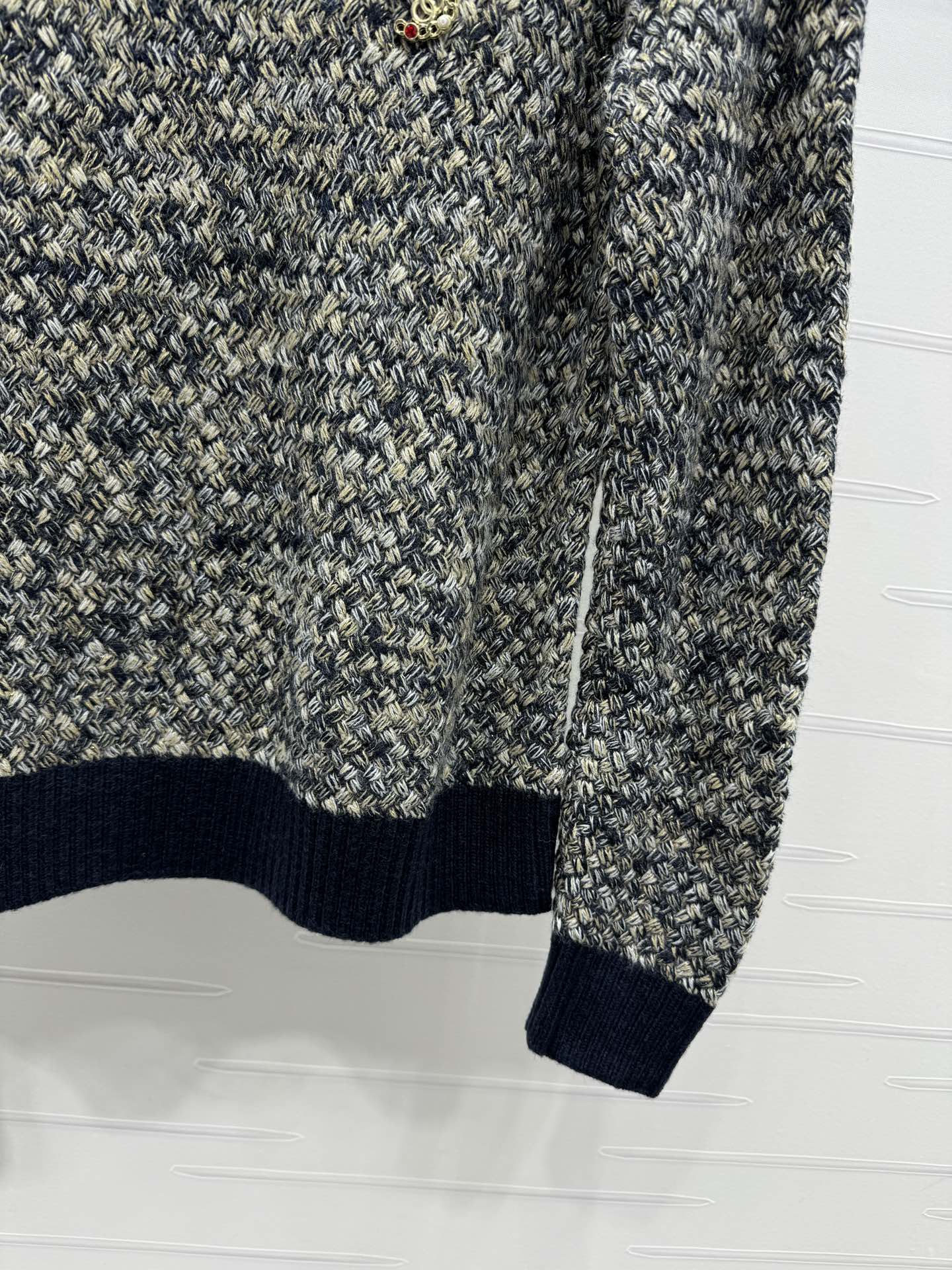 CC 25 Contrast Color Sweater 5 Brooch Gray Wool 305409