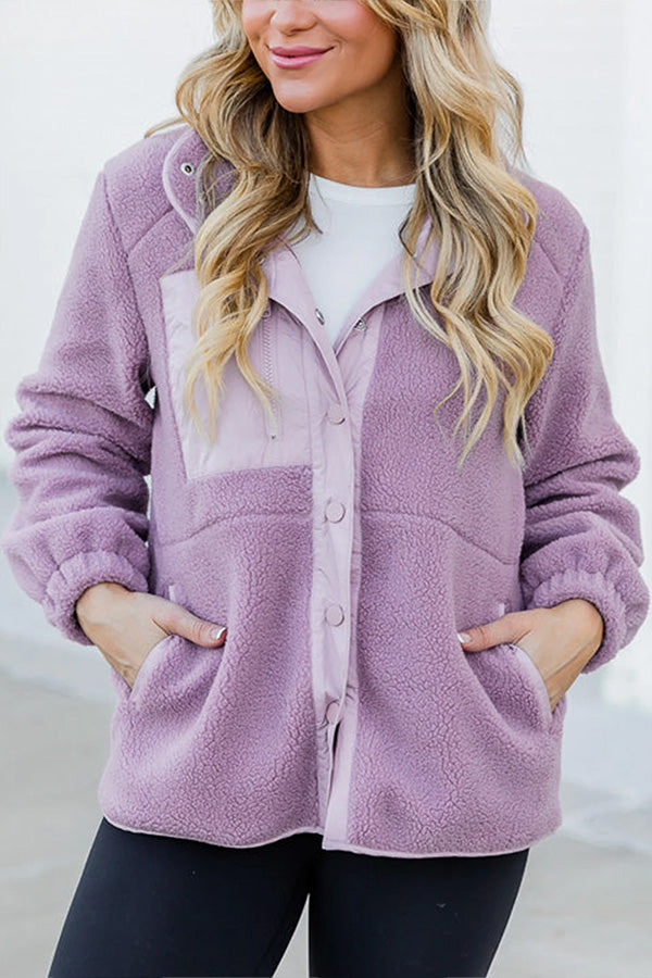 Chaqueta con bolsillo y cremallera con ribete en contraste de sherpa de pétalos