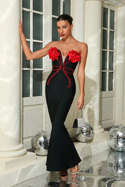 Vestido largo sin tirantes con flores de Rosalind 