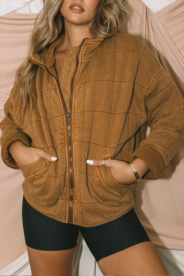 Chaqueta corta acolchada con bolsillo y cremallera
