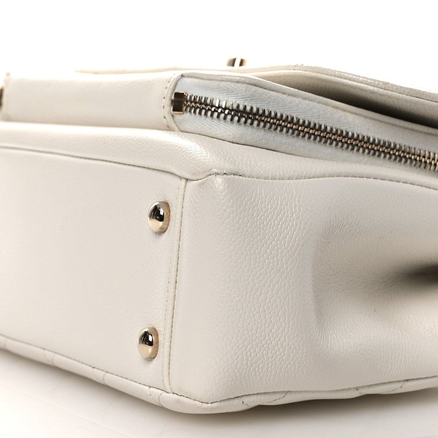 Caviar Quilted Medium Business Affinity Flap White