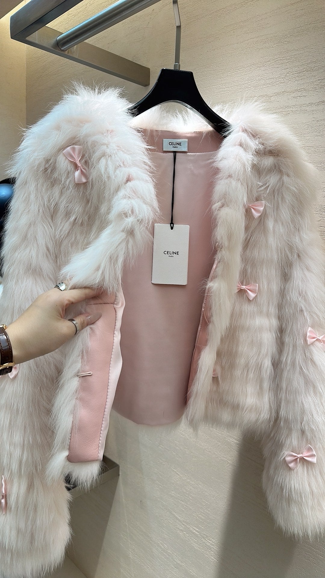 CELINE's 2025 New Fox Fur Baby Pink Coat 333411