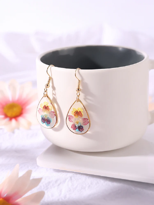 Pendientes de lágrima con flores prensadas en acuarela de Van Gogh 