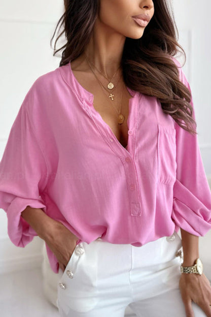 Camisa de manga larga recta, holgada, con cuello en V, botones, mangas enrolladas y bolsillo de parche