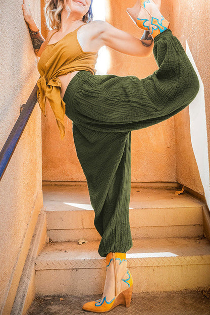 Pantalones anchos y sueltos con leggings y pantalones deportivos