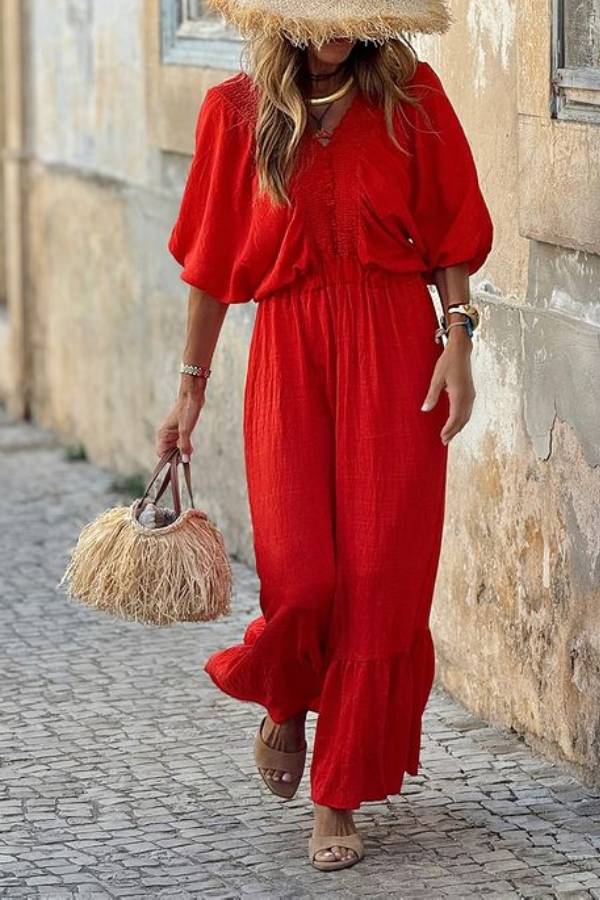 Vestido largo holgado con volantes y cuello en V