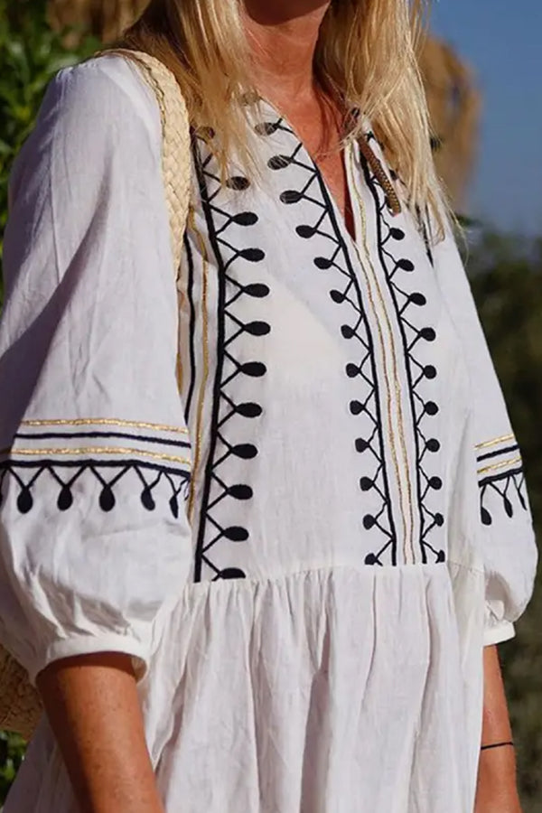 Vestido midi informal holgado con cuello en V y mangas cortas bordadas