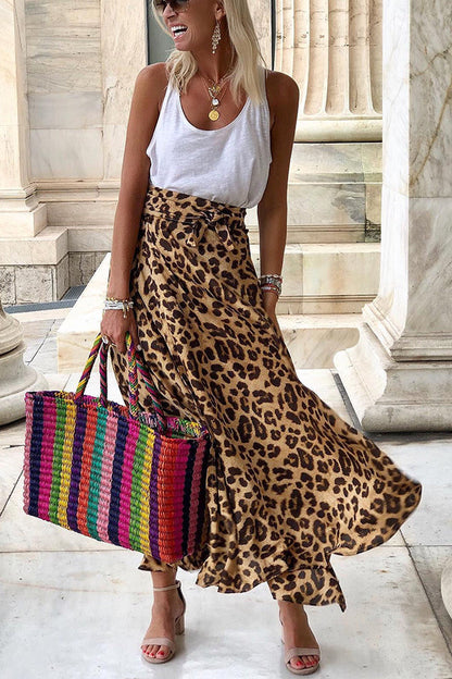 Falda midi de cintura elástica con lazo frontal y estampado de leopardo de satén de Today's Journey